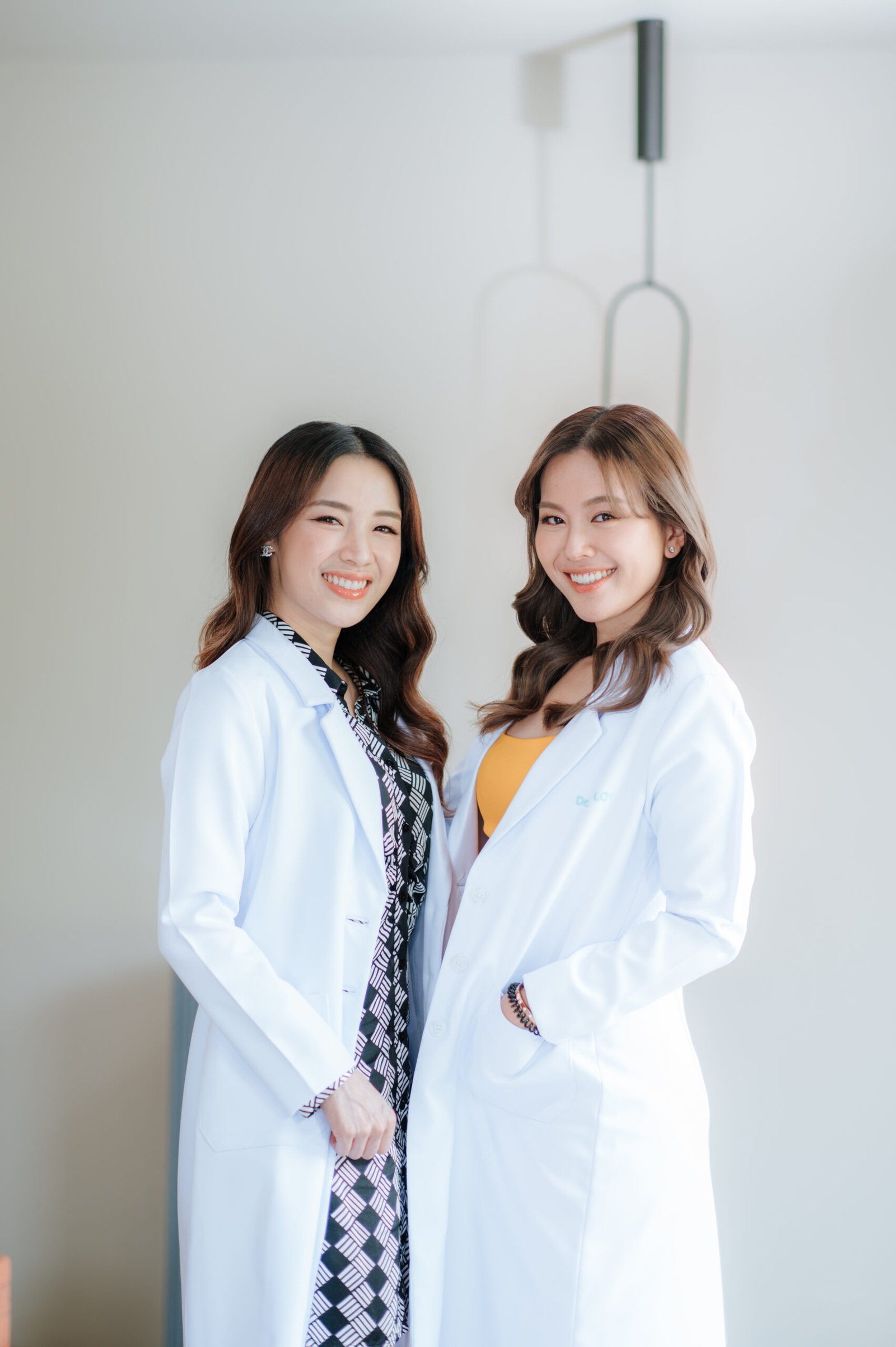 ทีมแพทย์ Mine Clinic
